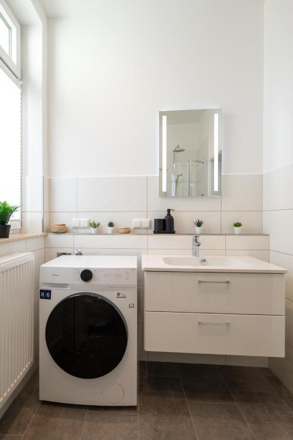 Maremar - Design Apartment - Luxus Boxspringbett - Zentral - Kueche - Arbeitsplatz - Highspeed Wlan Gera Buitenkant foto